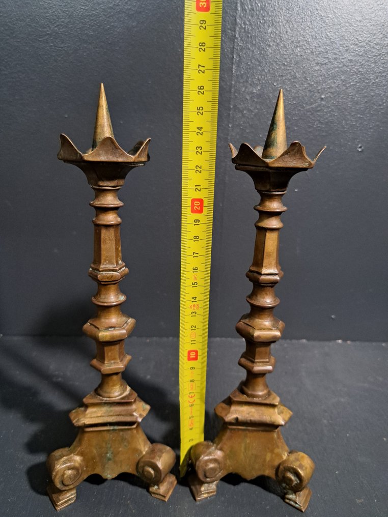 烛台 (2) - 黄铜色 - 两只哥特式烛台 #1.0