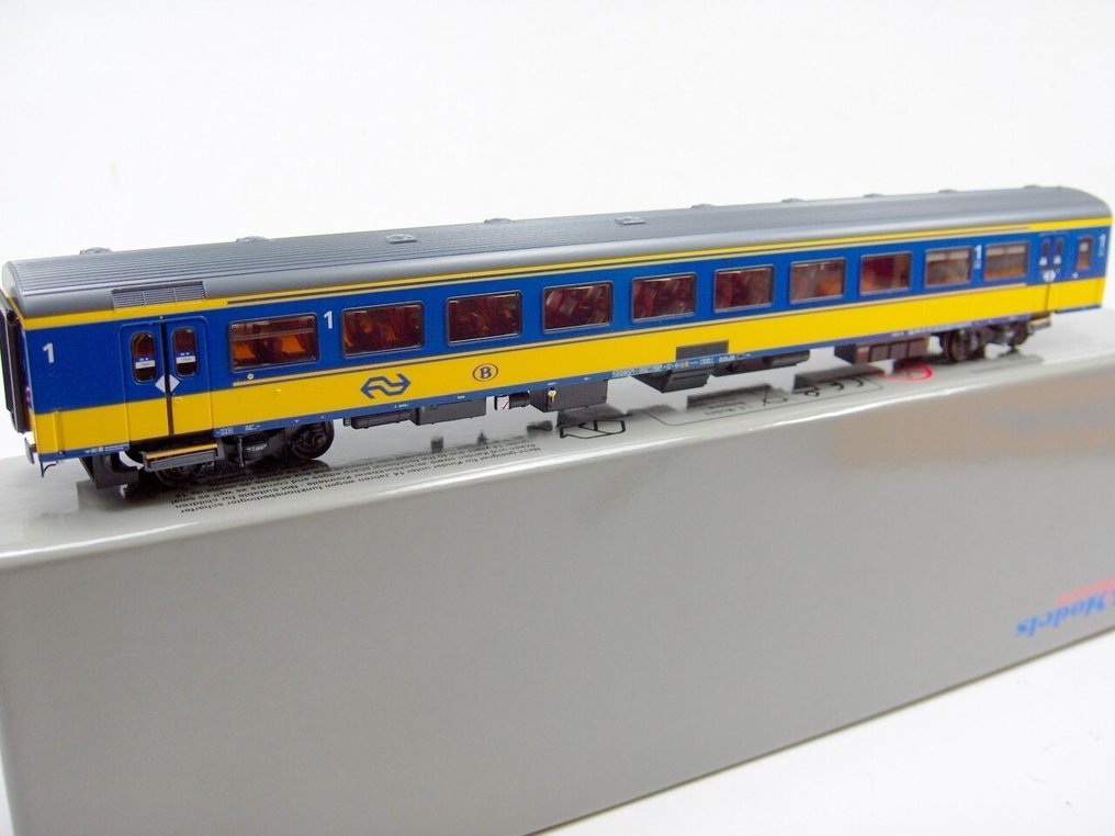 LS Models Exclusive H0 - 44 242 - Modellvonatszemélyszállító (1) - Személygépkocsi NS ICRmh Apmz10 - NS #1.0