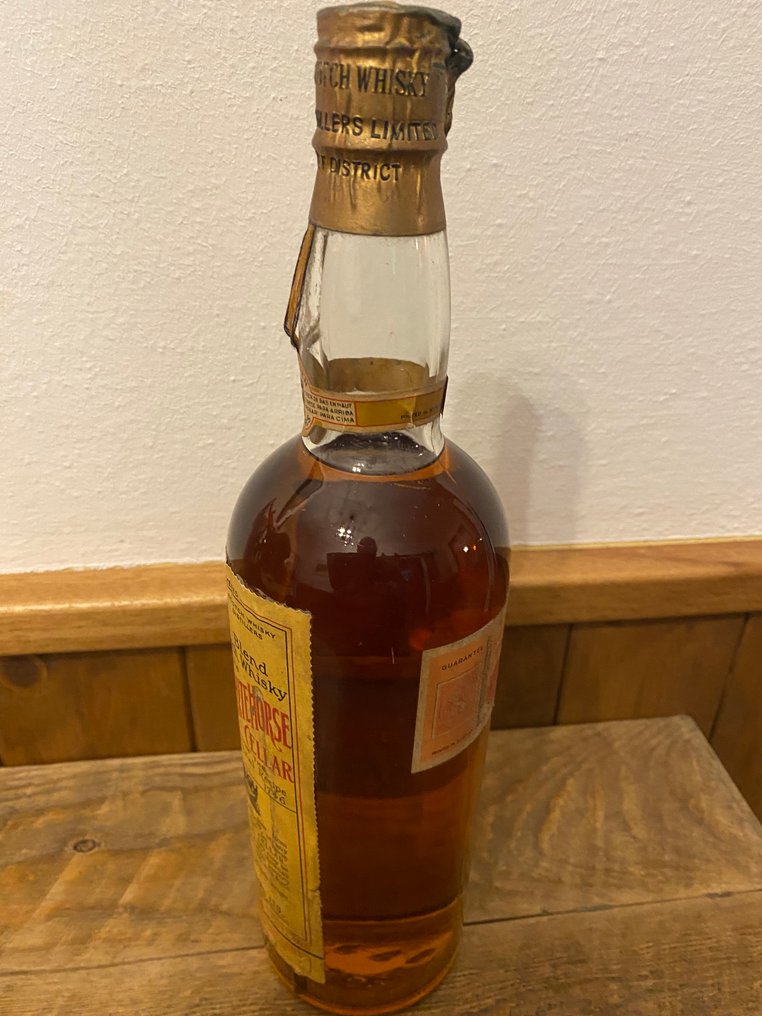 White Horse Spring Cap  - b. 1960s - 75.7cl #3.2