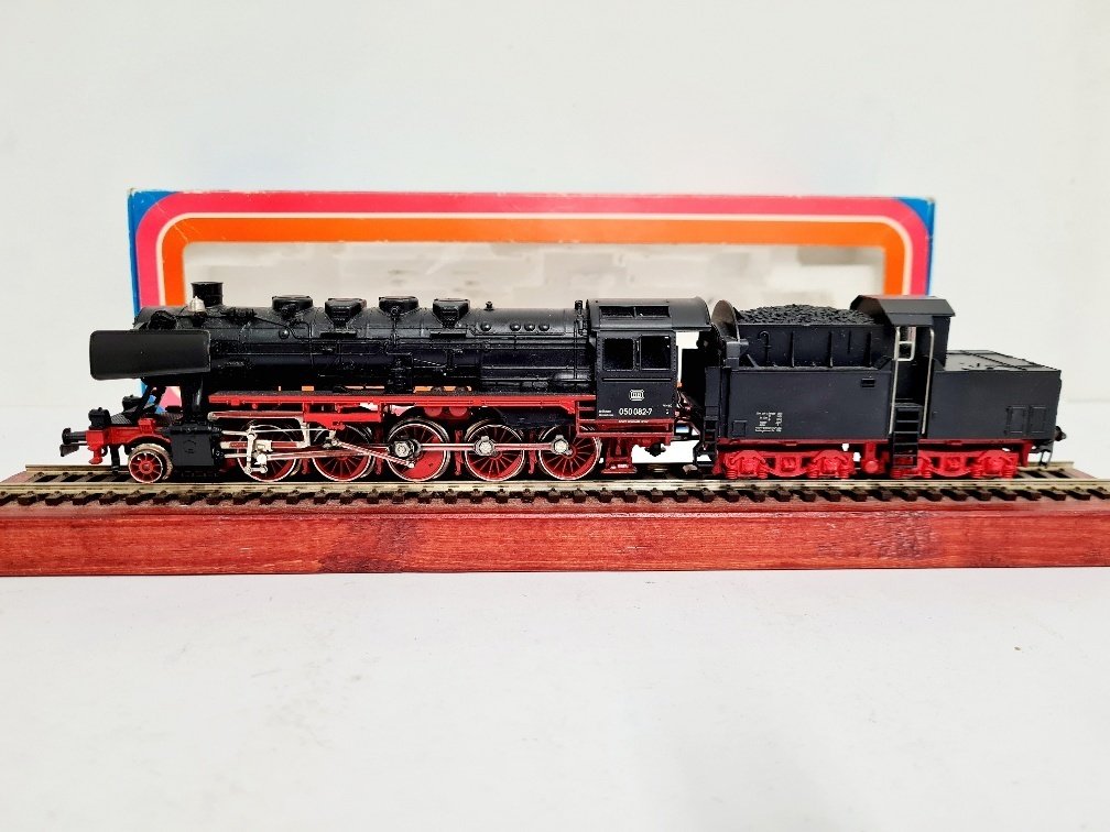 Märklin H0 - 3084 - Steam locomotive with tender (1) - BR 050 with cabin tender - DB #1.0