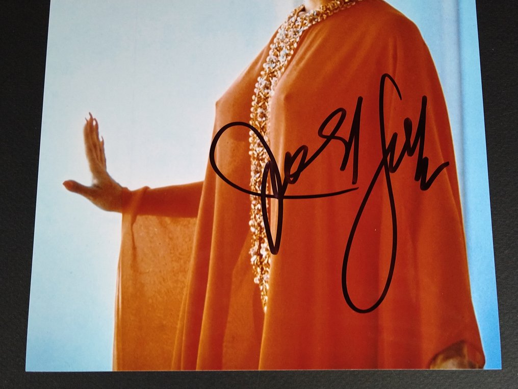 James Bond 007: Diamonds Are Forever - Jill St John "Tiffany Case" - Autograph, Photo with COA #2.1