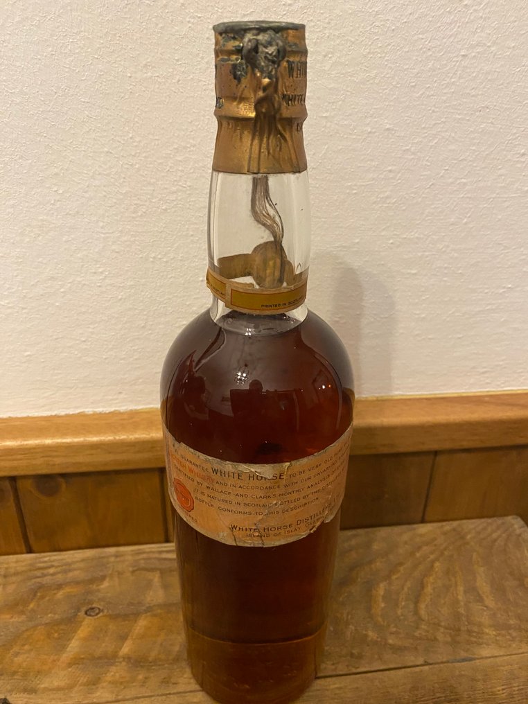 White Horse Spring Cap  - b. 1960s - 75.7cl #1.0