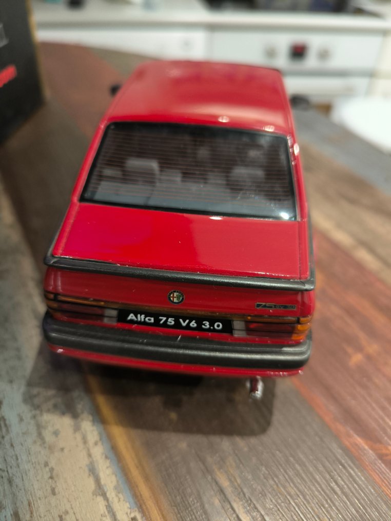 Laudoracing-Model 1:18 - Modellino di auto - Alfa 75 V6 3.0 1987 #3.2
