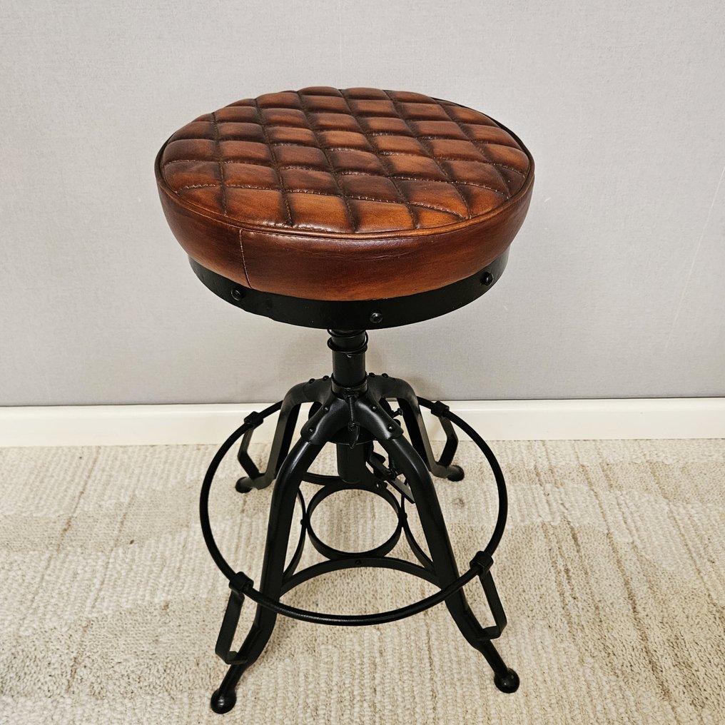 Krakk - Høydejusterbar dreibenk - Lær, Jern #1.0