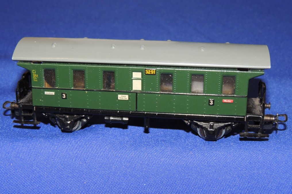 Märklin H0 - 329/1 (4002.1)/329/4 (4003.1) - Vagón de tren de pasajeros a escala (4) - 4 cañones - DB #1.0