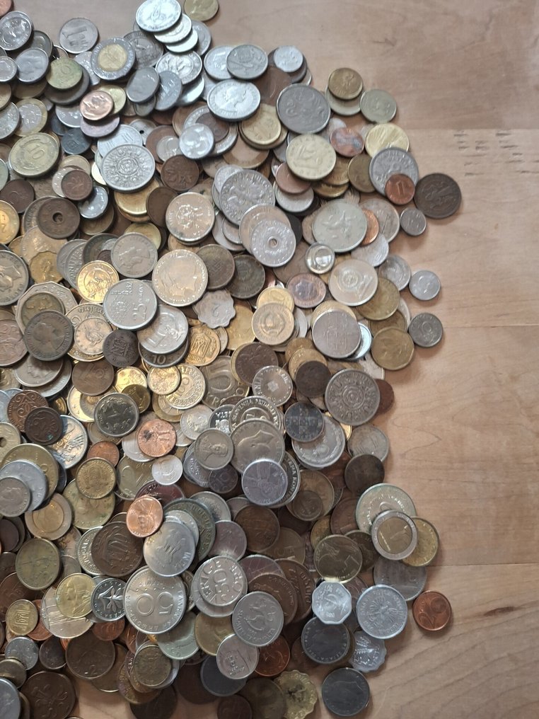 世界. Attracive mix  of 9 kgs world coins.  (沒有保留價) #4.3