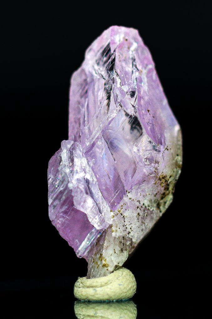Museum Grade Kunzite Specimen • 27.20 ct • Monumental Crystal Geometry & Lustre - Height: 33 mm - Width: 12 mm- 5.44 g - (1) #1.0