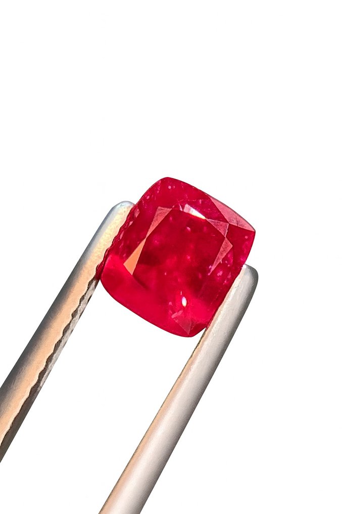 No reserve price - 1 pcs  Red Ruby  - 1.35 ct - Gem research Swiss Lab (GRS) - Vivid Red Pigeon’s Blood #1.0