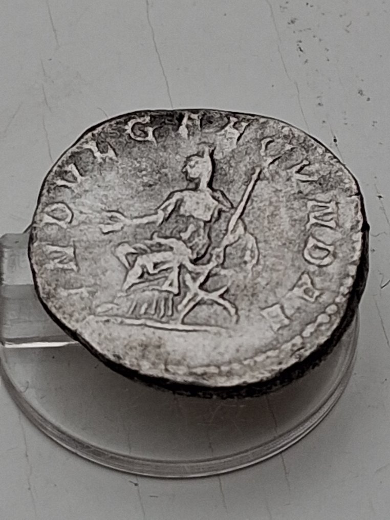 Empire romain. Caracalla (198-217 apr. J.-C.). Denarius Rome - INDVLG FECVNDAE, Indulgentia (as Julia Domna?)  (Sans prix de réserve) #3.2