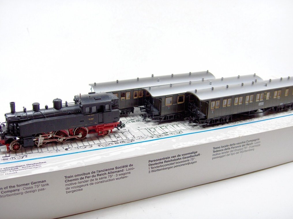 Märklin H0 - 2865 - Ensemble de train (1) - BR75 avec 3 personnes de Württemberg dans des voitures personnelles. - DRG #1.0