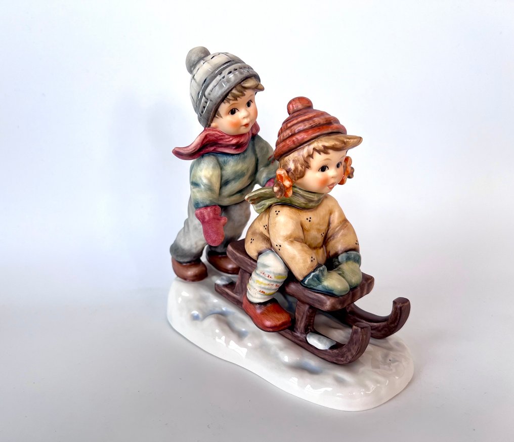 Goebel - Statuetta - M.I. Hummel HUM 2072 "Nimm mich mit" *Winter Days* - TMK8 - Porcellana #1.0