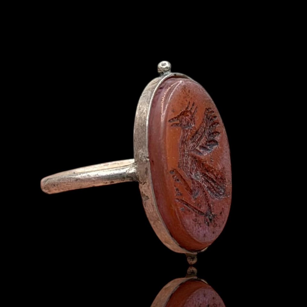 现代银戒指，配有一枚古老的近东浮雕镶嵌。 銀 戒指  (沒有保留價) #1.0