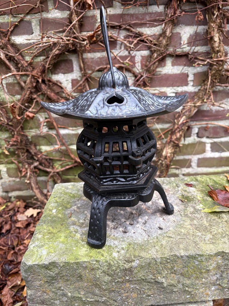 Pagode - Lanterna - Ghisa - dōrō - Giappone #1.0