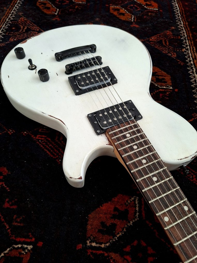 DEAN - Evo - - Κιθάρα συμπαγούς σώματος #4.3