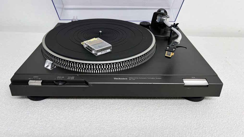 Technics - SL-D2 semi-automatic direct drive Turntable #1.0