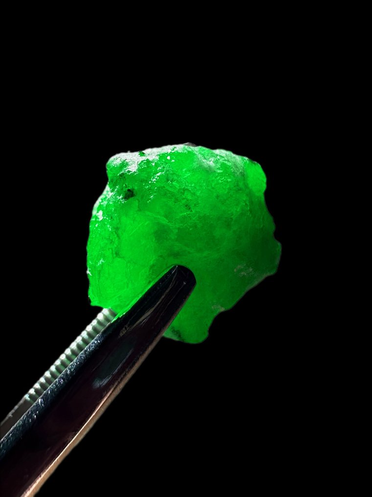 祖母绿 未切割的9.15克拉顶级绿色巨型祖母绿水晶。百分之百特别之作！ - 高度: 12 mm - 宽度: 11 mm- 1.83 g #1.0