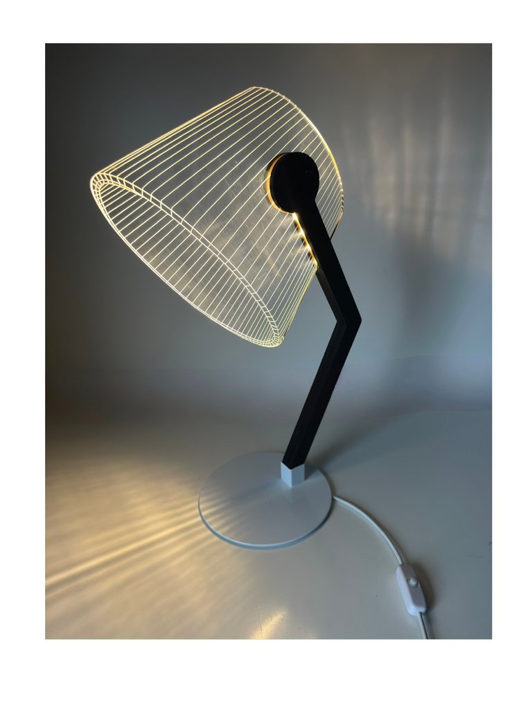Studio Cheha - Nir Chehanowski - Table lamp - Ziggy - Berkenhout, acrylic, steel #3.2
