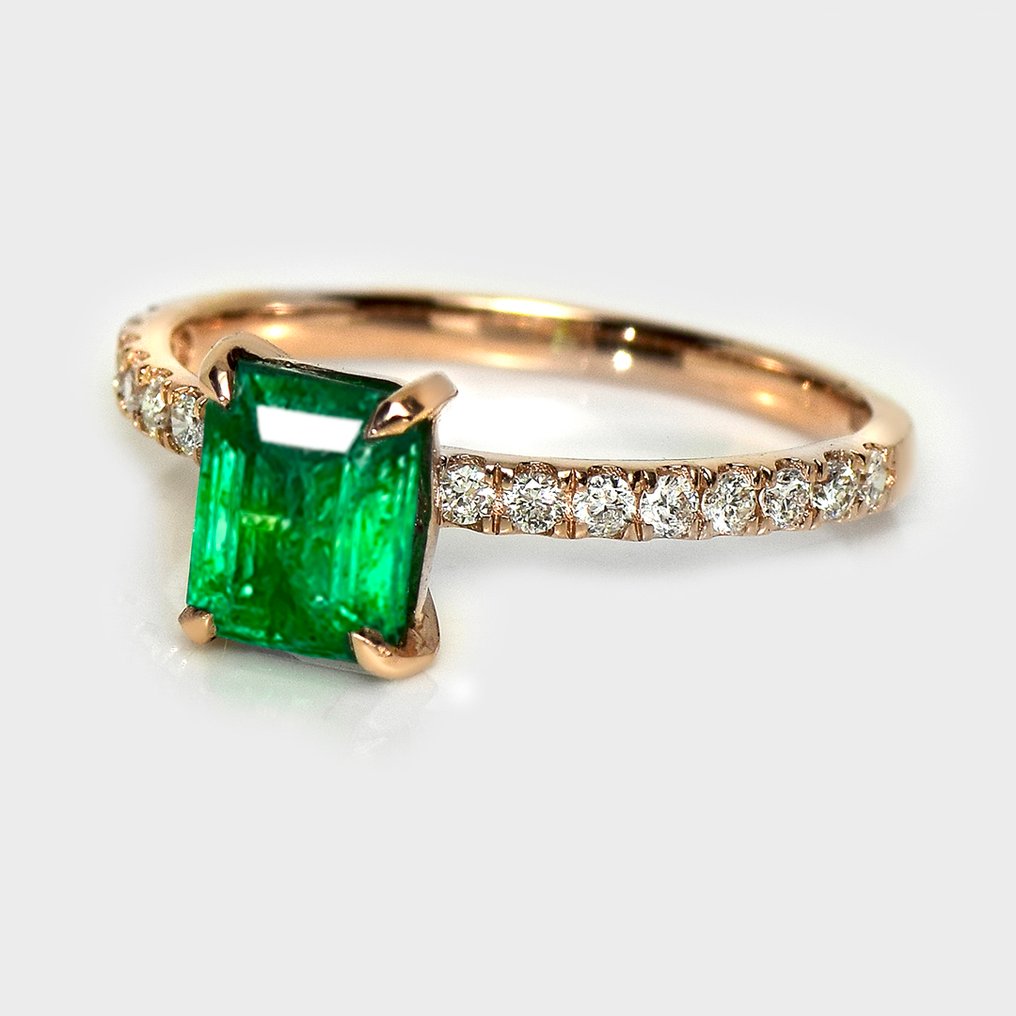 Ingen mindstepris - Ring - 14 karat Rosaguld, HRD 1,28 ct Intense Green -  1.54ct. tw. Smaragd - Diamant #2.1