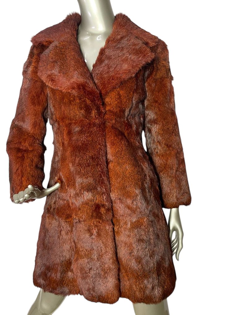 Artisan Furrier - Γούνινο παλτό #1.0