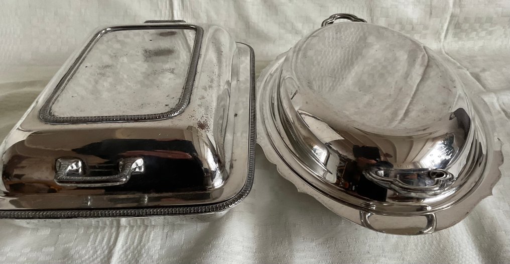 Alpha - Harrison Brothers & Howson (HB&H) – Sheffield - Piatto da portata (2) - Harrison Brothers & Howson (HB&H) – Verzilverd – Alpha Plate – Set di 4 ciotole da servizio - Placcato argento #1.0