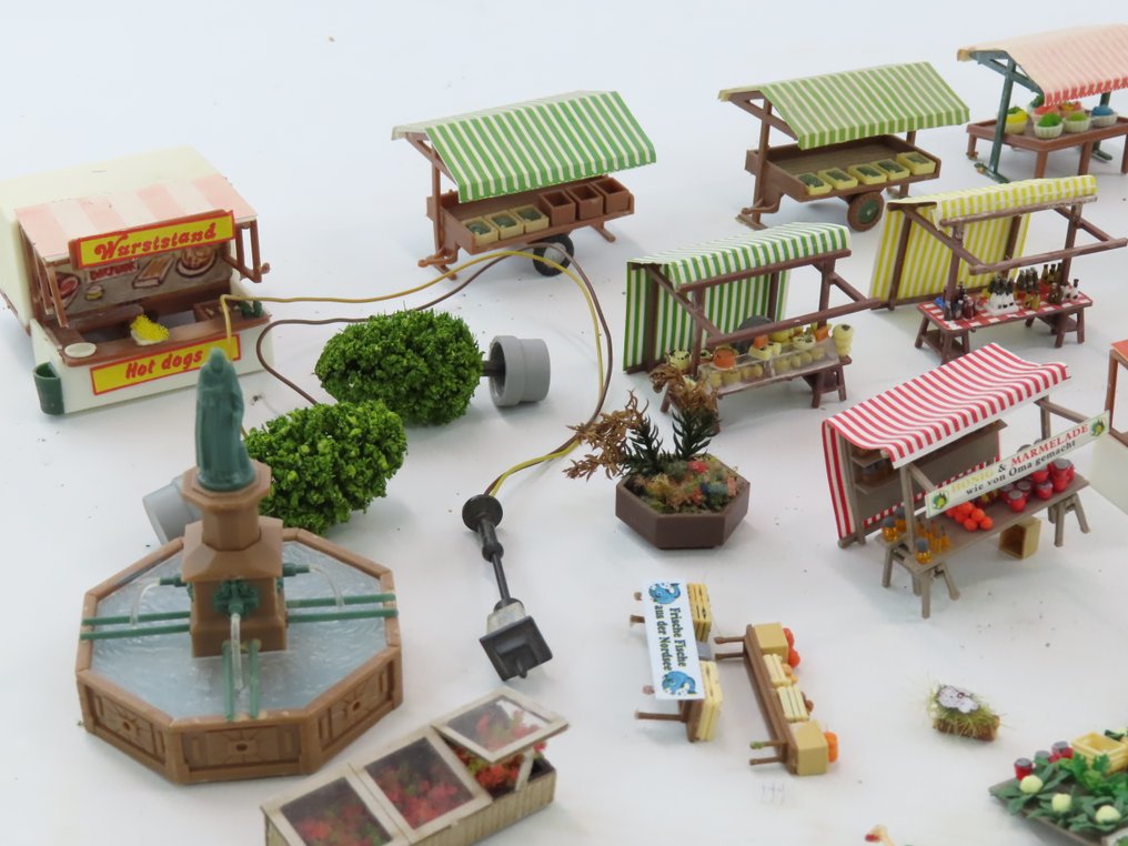 Noch, Preiser, Faller, Busch H0 - Modeltog figurer (70) - Sortiment af markedskrammer og bytilbehør samt antal figurer #3.2