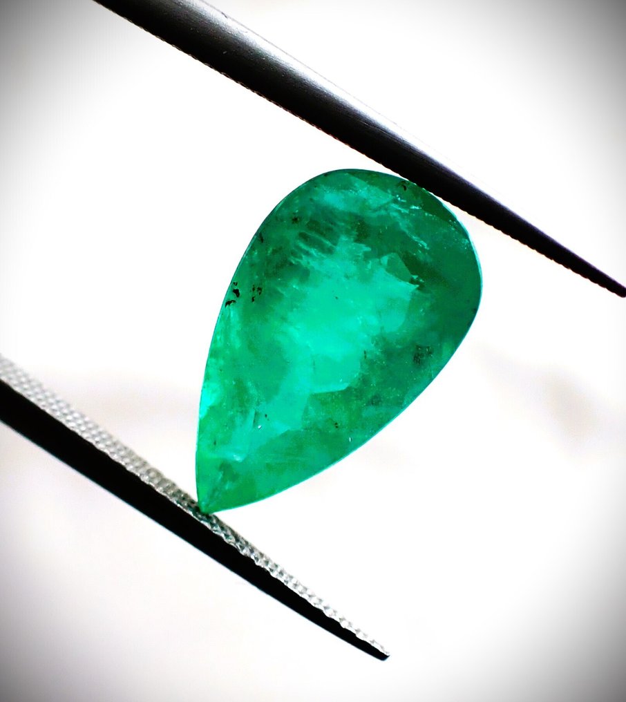 Ingen reservasjonspris Smaragd  - 1.92 ct - Edelstensrapport Antwerpen (GRA) - Papegøyengrønn #2.1