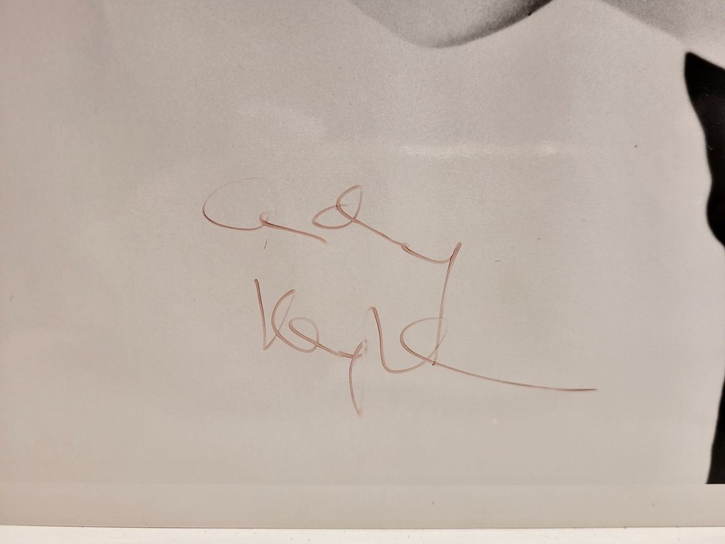 Audrey Hepburn, signed in person (March 7 -1987, Paris, Cesar Ceremony) - very rare - photo, autograph #1.0