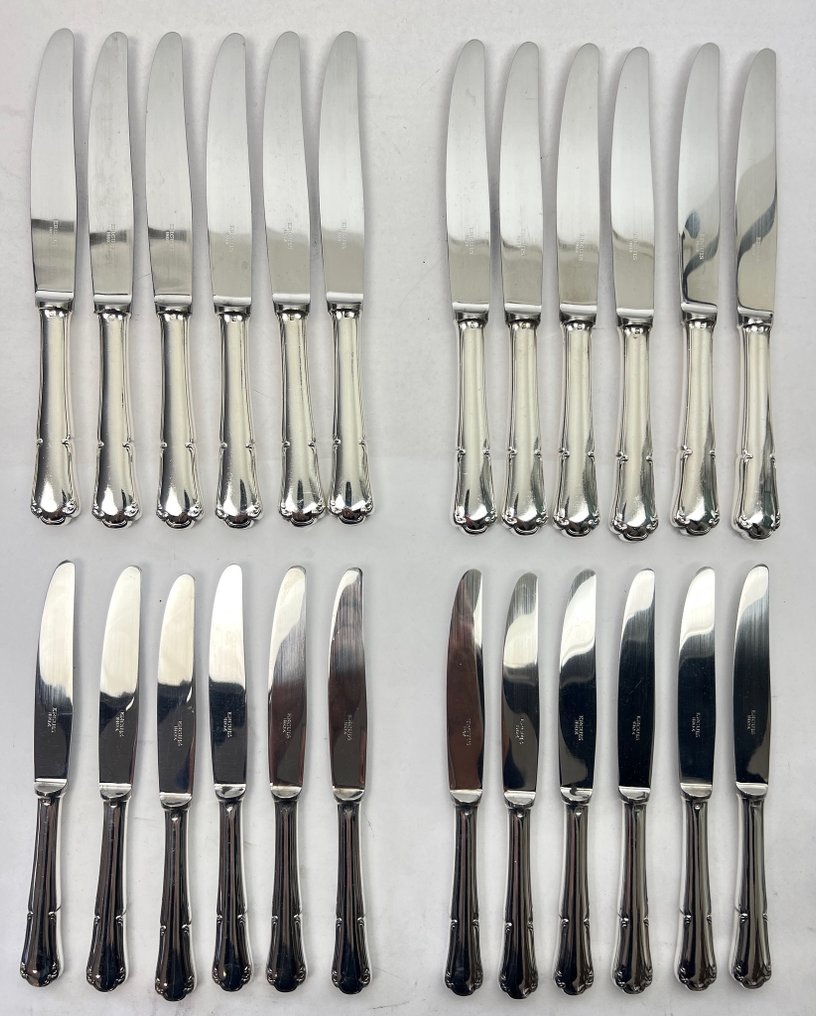 Orfèvrerie Ercuis - Ensemble de couteaux de table (24) - Filet classique Chippendale - Plaqué(e) argent - 12 entremets, 12 couteaux de table. #1.0