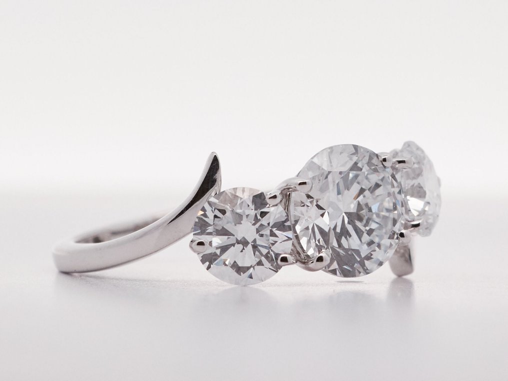 Ei pohjahintaa - Sormus - 14 kt. Valkokulta - 2.76ct. tw. Timantti (Laboratoriossa kasvatettu) - Timantti #1.0