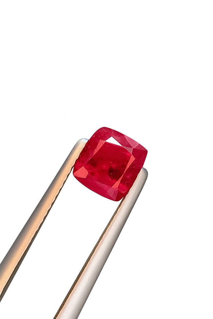 No reserve price - 1 pcs  Red Ruby  - 1.35 ct - Gem research Swiss Lab (GRS) - Vivid Red Pigeon’s Blood #2.1