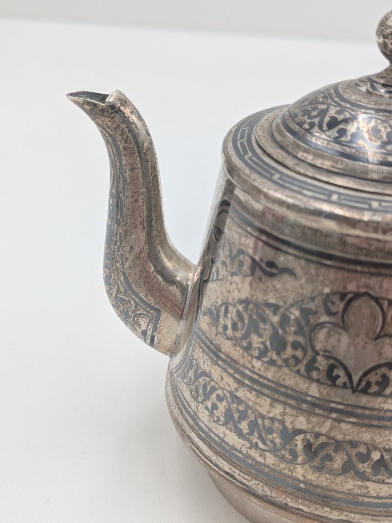 茶壶 - .875 (84 Zolotniki) 银 - 这是一只小的俄罗斯茶壶。 #1.0