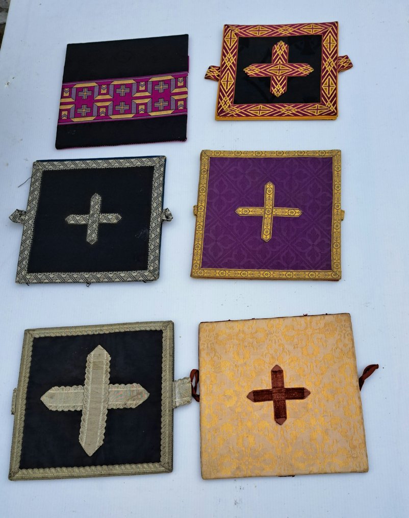 Set of 22 religious accessories (22) - Silk - 1900-1910 #3.2