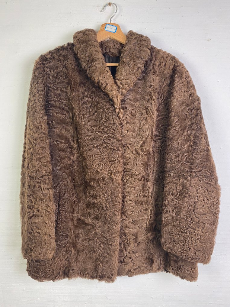 Artisan Furrier - Γούνινο παλτό #1.0