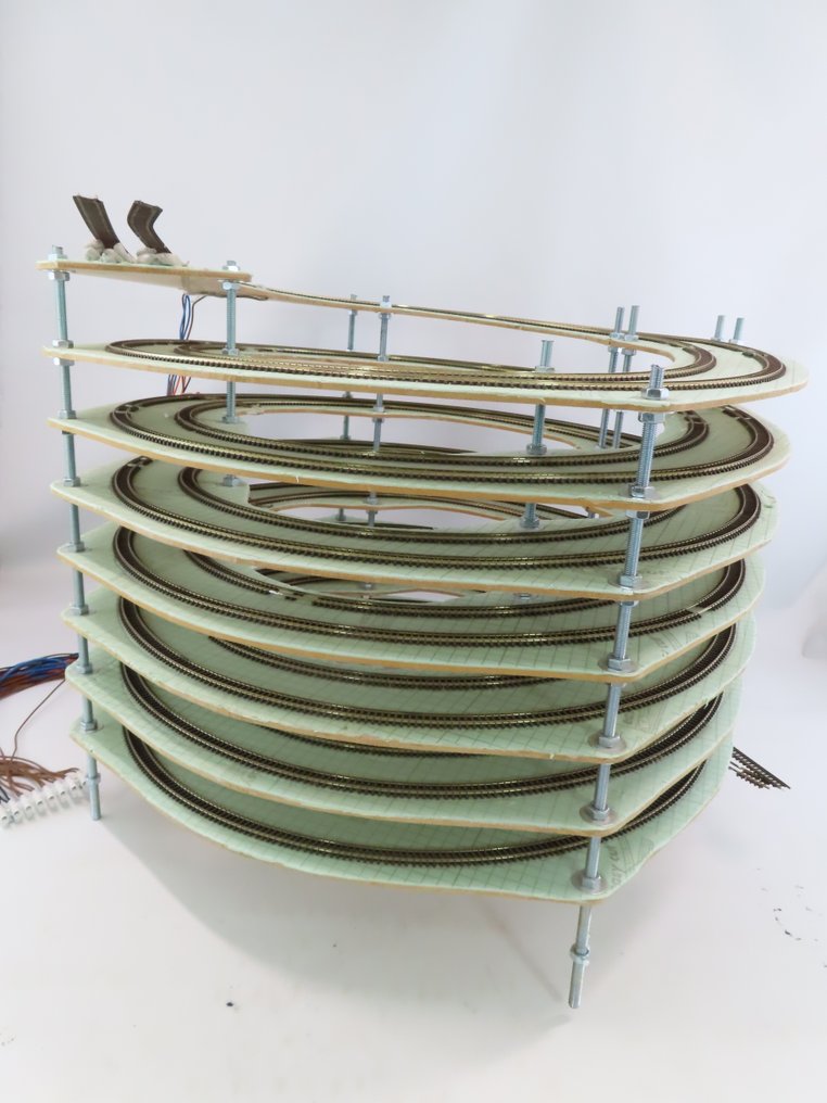 Zelfbouw N - Modelltåg landskap (1) - Helix för att övervinna höjden på 51 cm, diameter 67 cm Fleischmann rails. #3.2