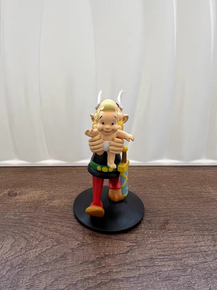 Asterix - Césarion dans Le fils d'Astérix - statuette Hachette #2.1