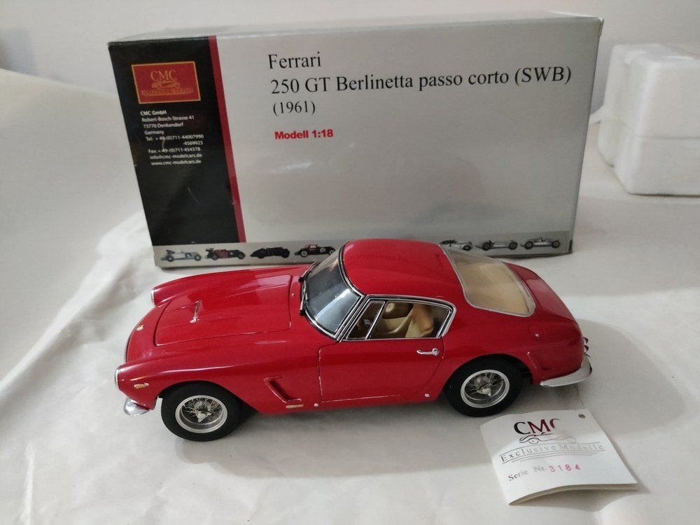 CMC 1:18 - Modellino di auto - Ferrari 250GT Berlinetta passo corto (SWB) 1961 - M-046 #1.0