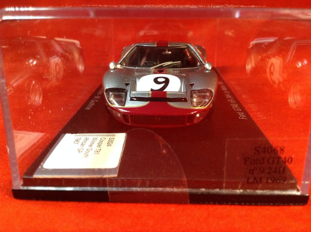 Spark 1:43 - Modell racerbil - ref. #S3524 Ford GT40 Sport chassis #1009a Alan Mann Racing Le Mans 1969 #9 Gardner/Guthrie - utmerket kvalitet - begrenset utgave - svært vanskelig å finne i dag #4.3
