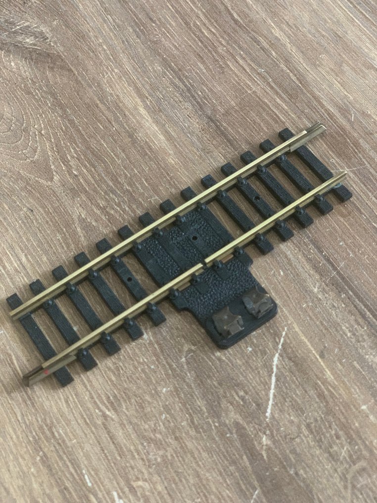 Fleischmann H0 - Tory kolejowe (modelarstwo) (80) - Bez resztek farby lub kleju, a wszystkie śruby są obecne. - DB #3.2