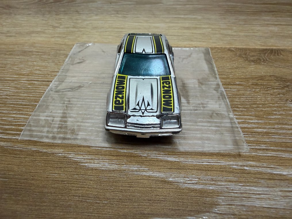 Mattel, Hot Wheels 1:64 - Model car - Mattel minica No.27 Chevy Monza 2+2 - MADE IN HONG KONG #4.3