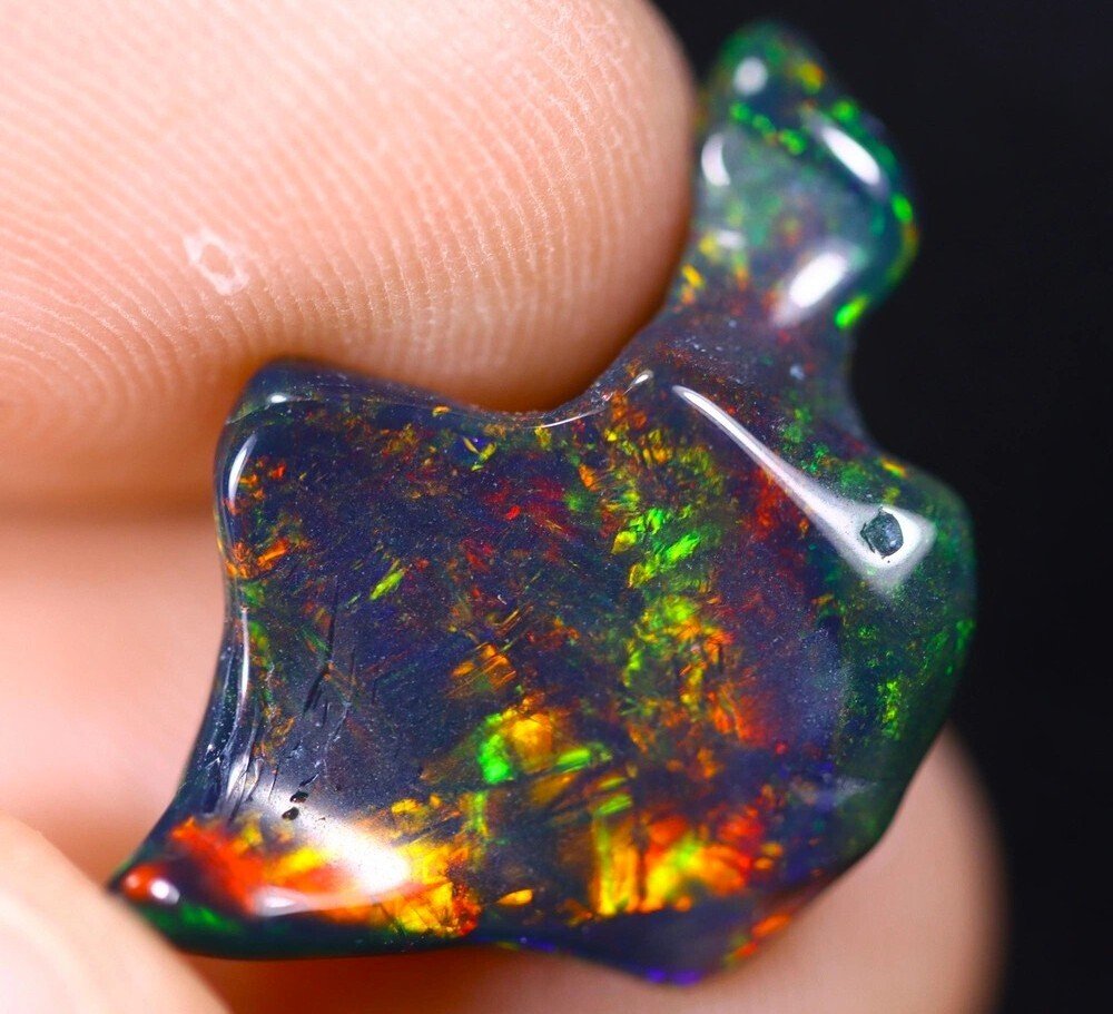 3.24 καρατ. - Κορυφαία Χρώματα - Φυσικό Black Opal Freeform- 0.65 g #4.3