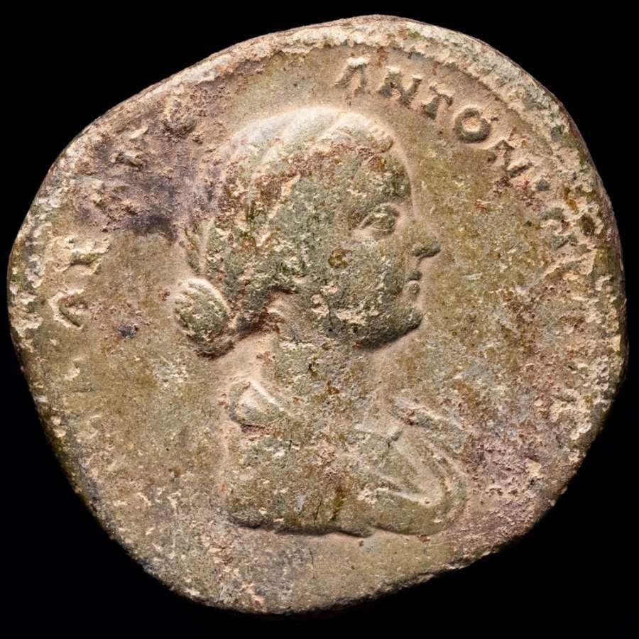 Rooman imperiumi. Lucilla (Augusta, AD 164-182/3). Sestertius Rome, under Aurelius and Verus, AD 164-169 PIETAS S - C, Pietas standing left, sacrificing over.  (Ei pohjahintaa) #1.0