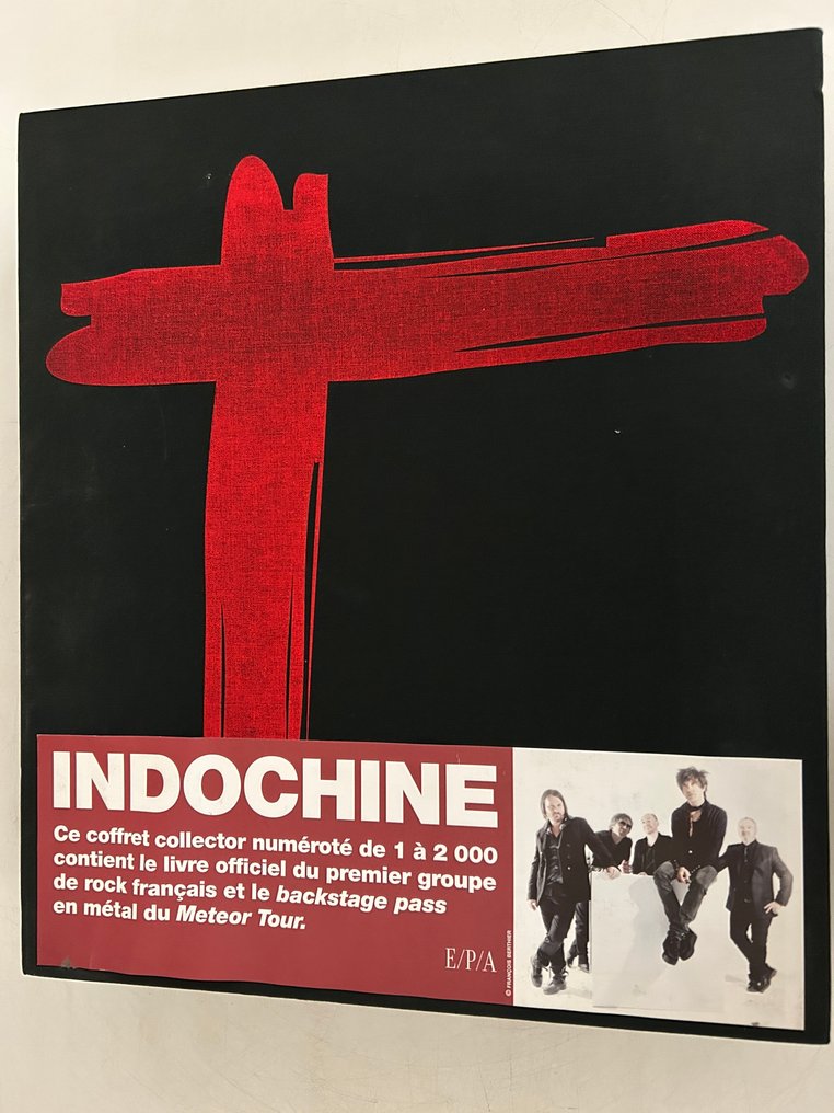 Jean-Eric Perrin - Indochine - Coffret collector - N° 976 / 2000 + Blakstage pass métal du Meteor Tour - 2010 #2.1