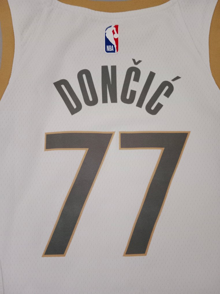 Dallas Mavericks - 國家籃球協會 - edición especial "City edition  " Dončić - 籃球運動衫 #4.3