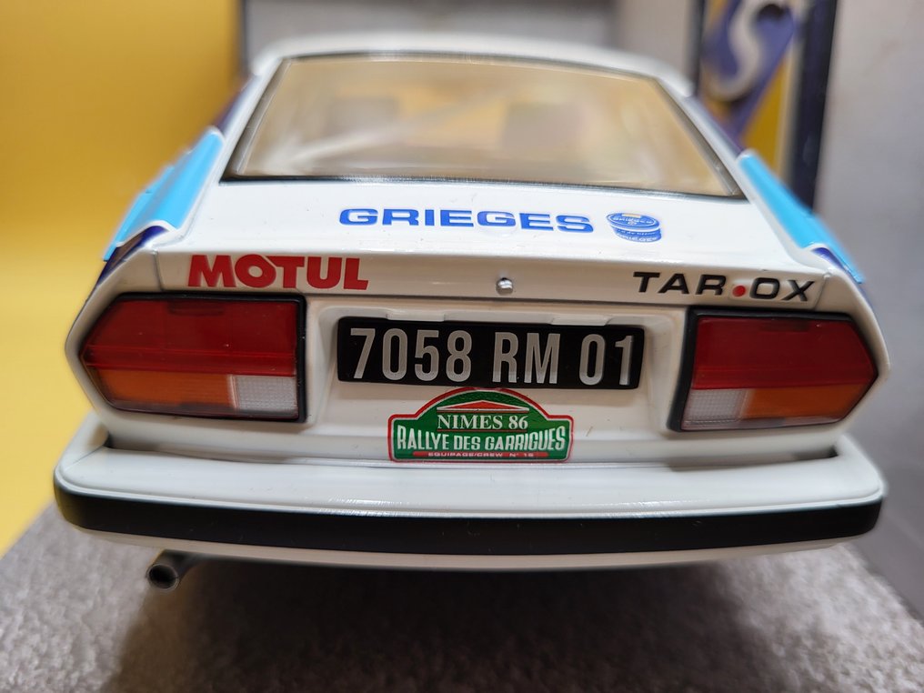 Solido 1:18 - Modell versenyautó - Alfa Romeo Alfetta GTV6 - Alfa Romeo Alfetta GTV6 #15 a Garrigues Rallyn 1986-ban. #3.2