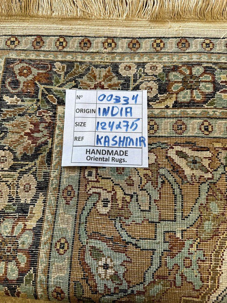 Tapijt - 124 cm - 75 cm #3.2