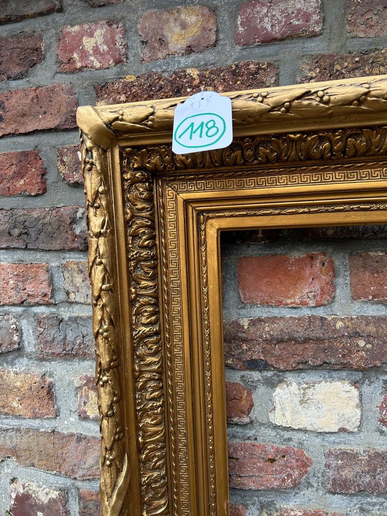 Cadre  - 118. Ancien cadre de musée en or lourd doré. Pour tableau de 60x51cm. #3.2
