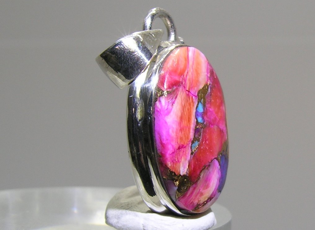 Turquoise Pendant - Height: 32 mm - Width: 16 mm- 5.26 g - (1) #4.3