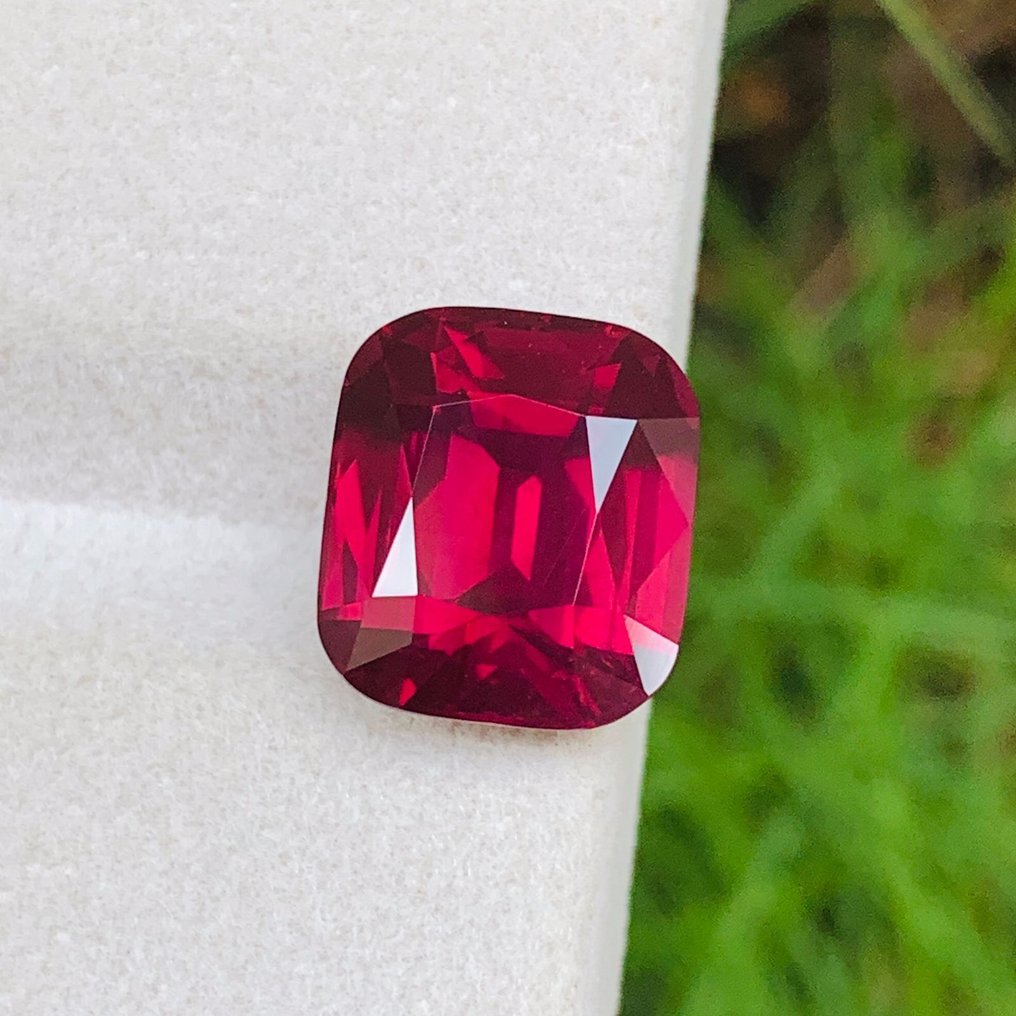 1 pcs  红色 尖晶石  - 8.58 ct - 瑞士宝石研究中心（GRS） - 巨大尺寸的Mahenge尖晶石 #1.0