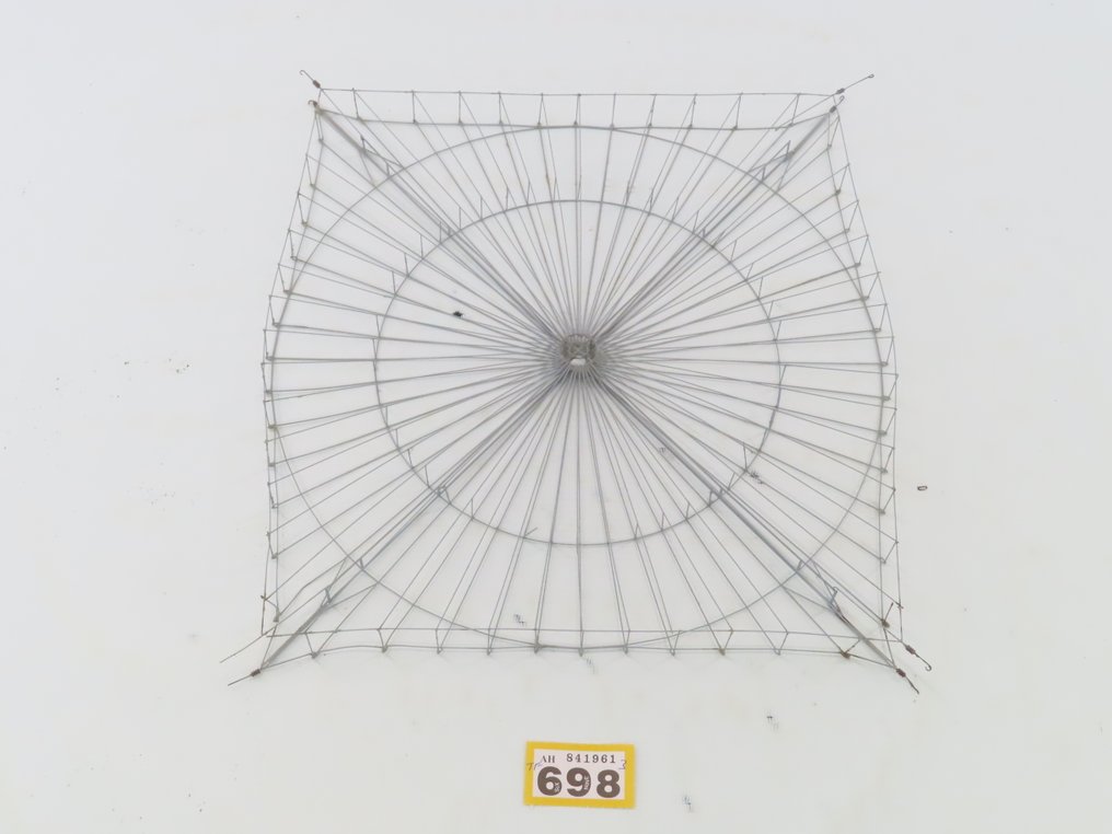 Zelfbouw H0 - 懸鏈線 (1) - 上导线构造完成，用于旋转盘。 #2.1
