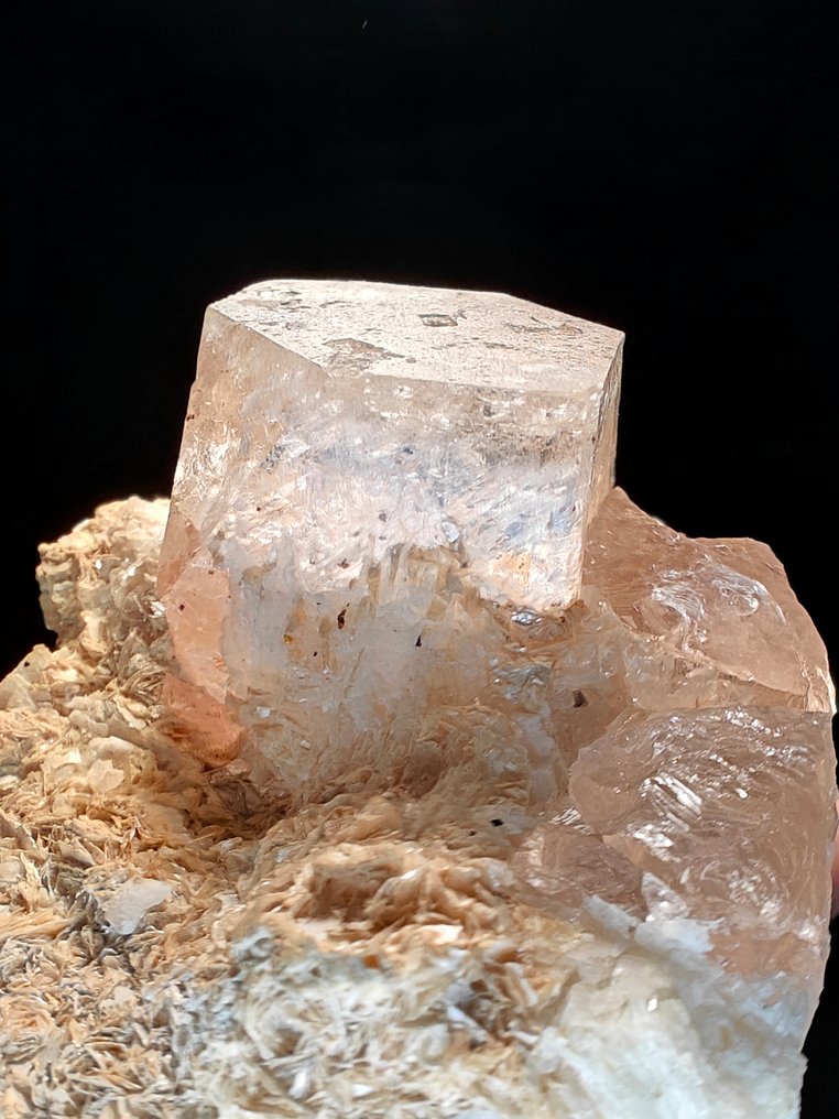 来自巴基斯坦吉尔吉特的宝石珍品拓帕斯——樱桃琥珀色，超级美观 - 高度: 12 cm - 闊度: 8 cm- 770 g #4.3